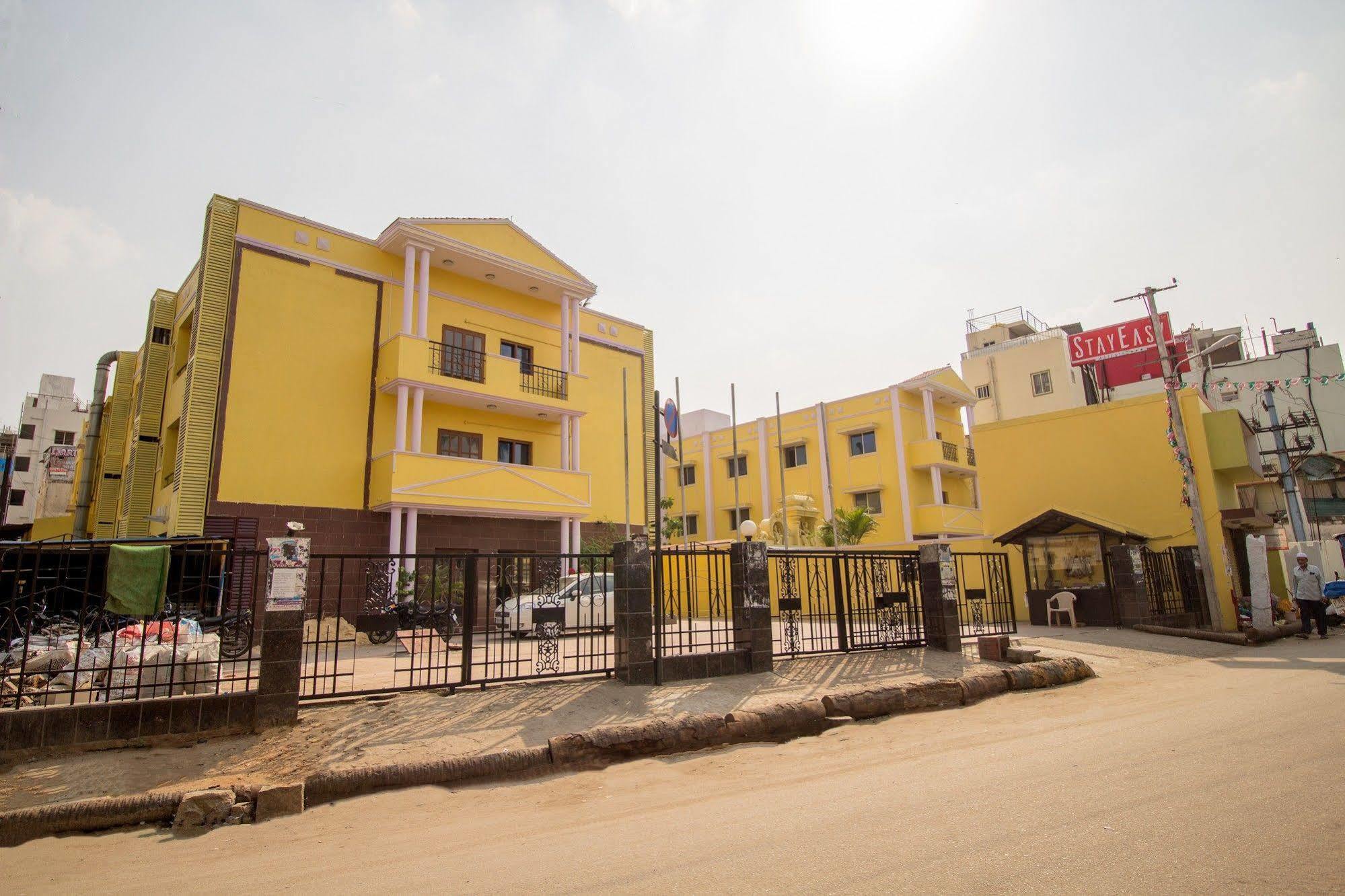 Stayeasy Majestic Bangalore Extérieur photo